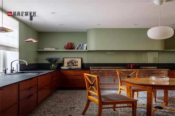 定制櫥柜和成品櫥柜哪個更有優勢?